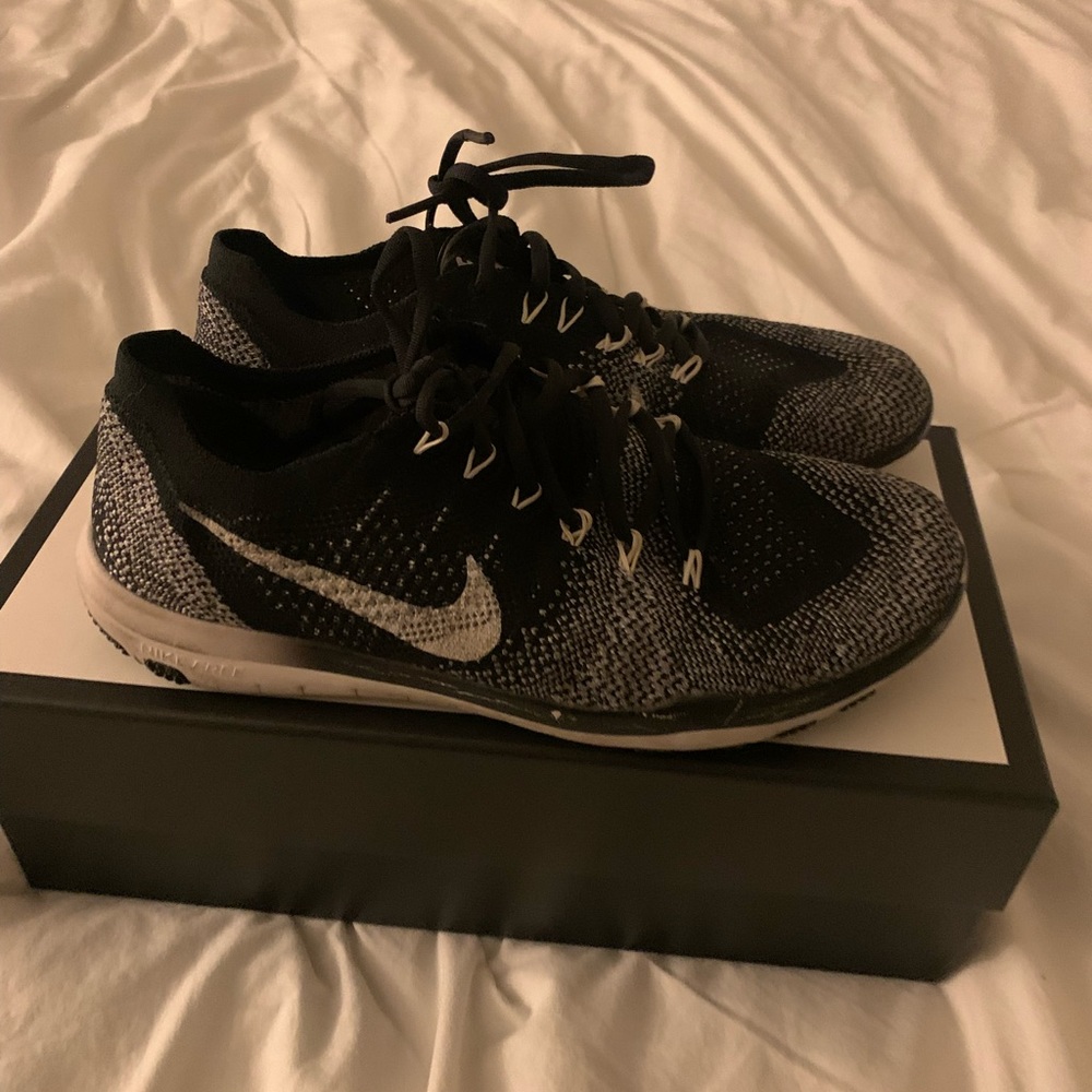Nike sneakers training